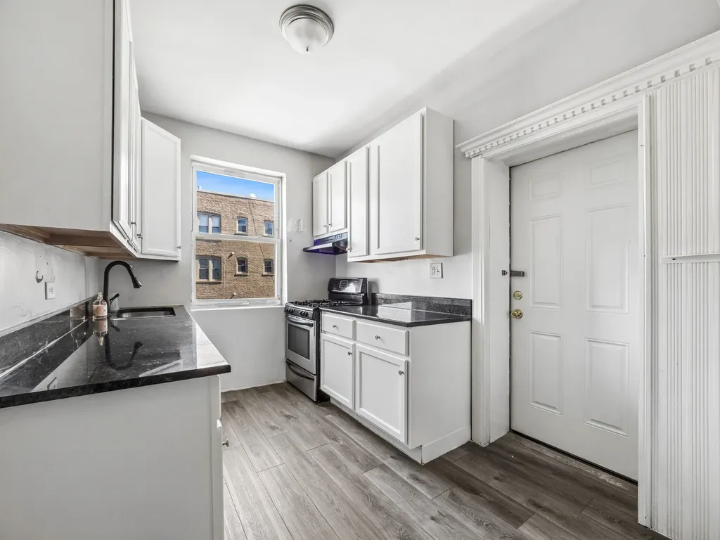 3440 West Leland Avenue Chicago IL 60625
