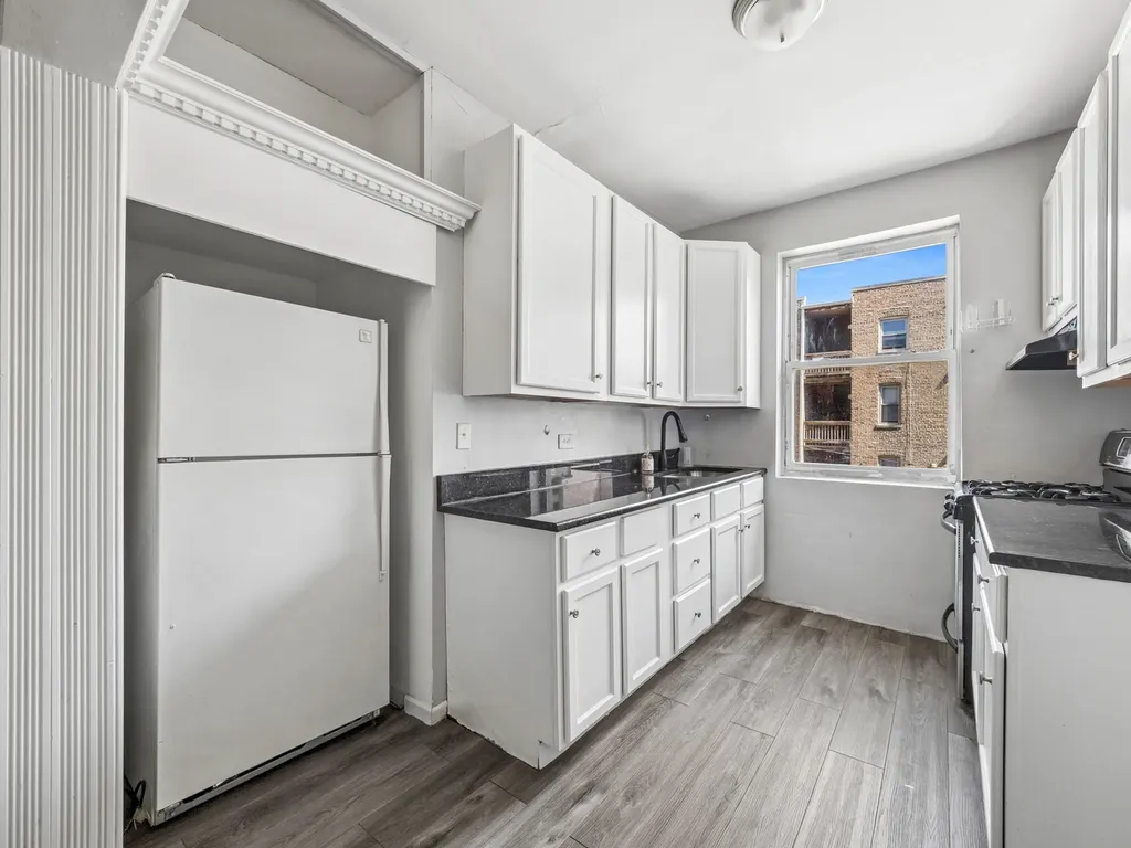 3440 West Leland Avenue Chicago IL 60625