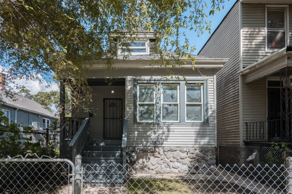 5529 South Throop Street Chicago IL 60636