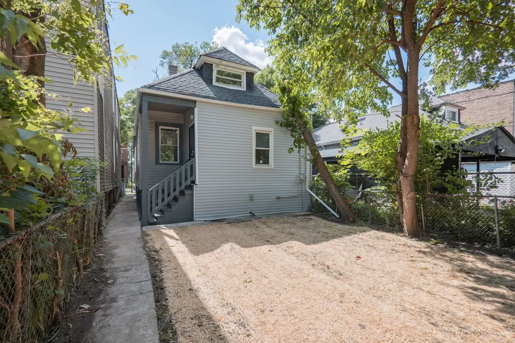 5529 South Throop Street Chicago IL 60636