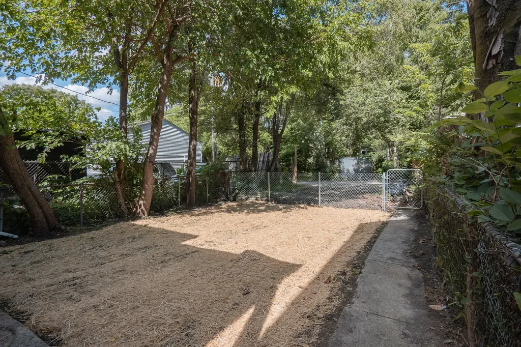 5529 South Throop Street Chicago IL 60636