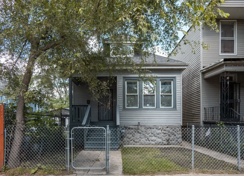 5529 South Throop Street Chicago IL 60636