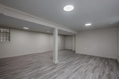 5529 South Throop Street Chicago IL 60636