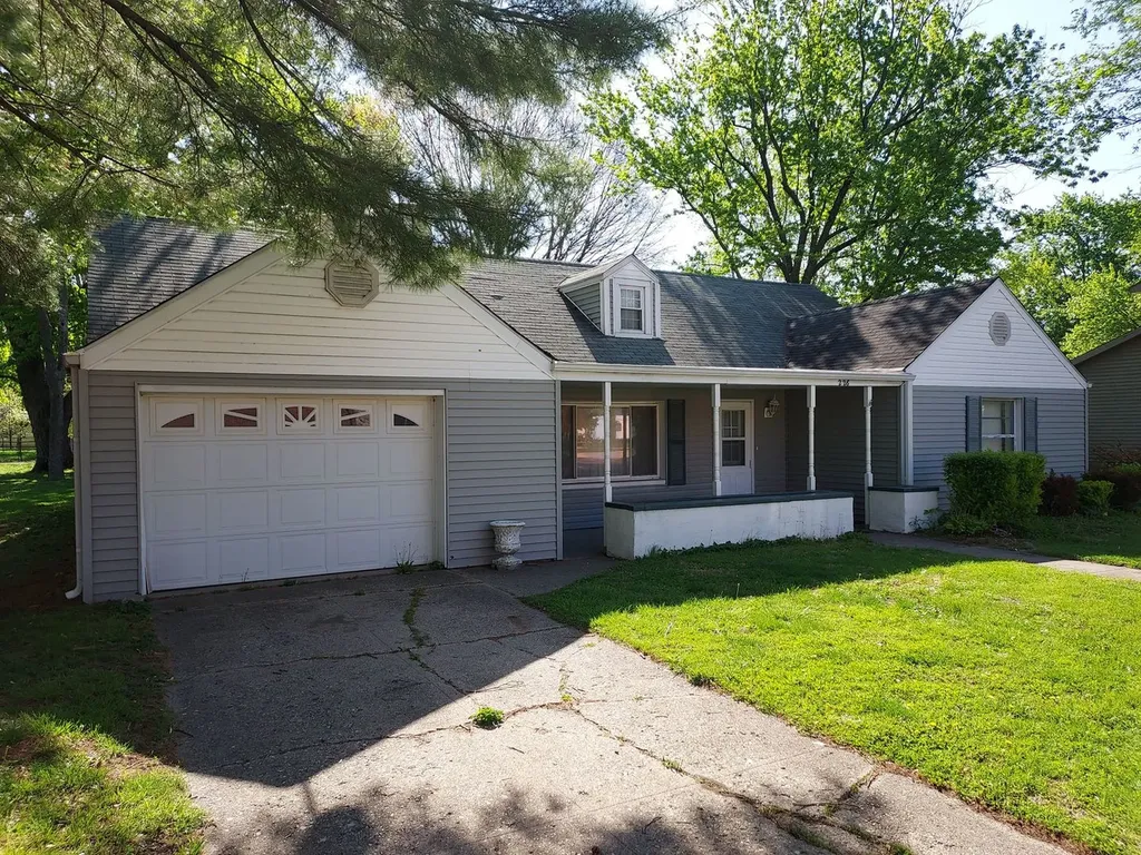 226 North Illinois Street Atwood IL 61913