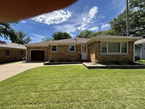 2005 8TH Street East Moline IL 61244