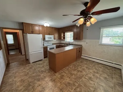 2005 8TH Street East Moline IL 61244