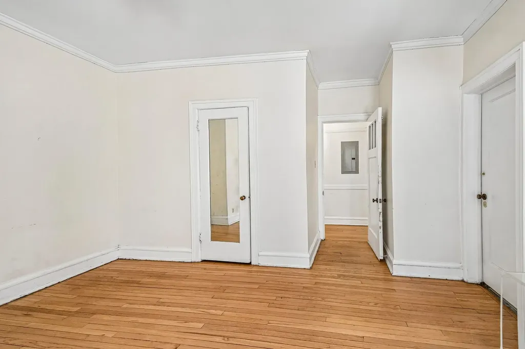 5054 South Woodlawn Avenue Chicago IL 60615