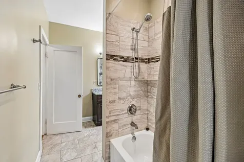 5054 South Woodlawn Avenue Chicago IL 60615