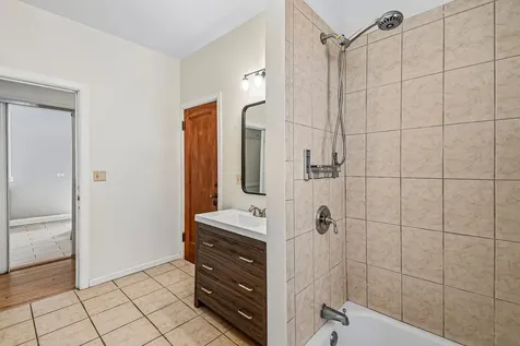 5054 South Woodlawn Avenue Chicago IL 60615