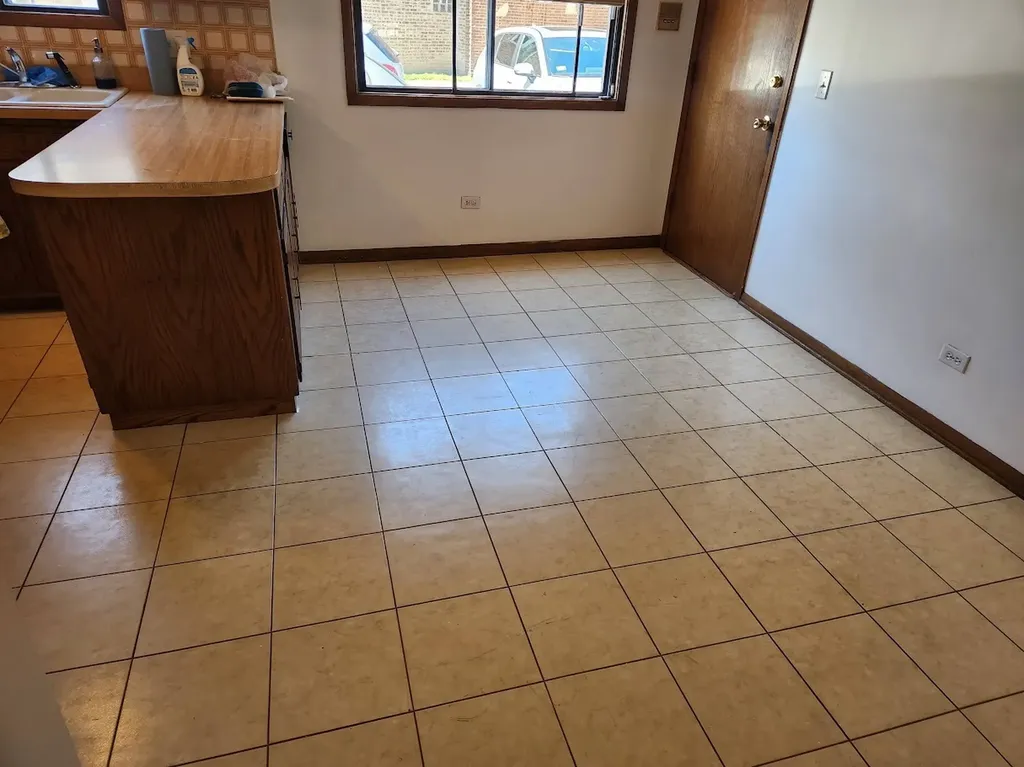 5819 West Higgins Avenue Chicago IL 60630