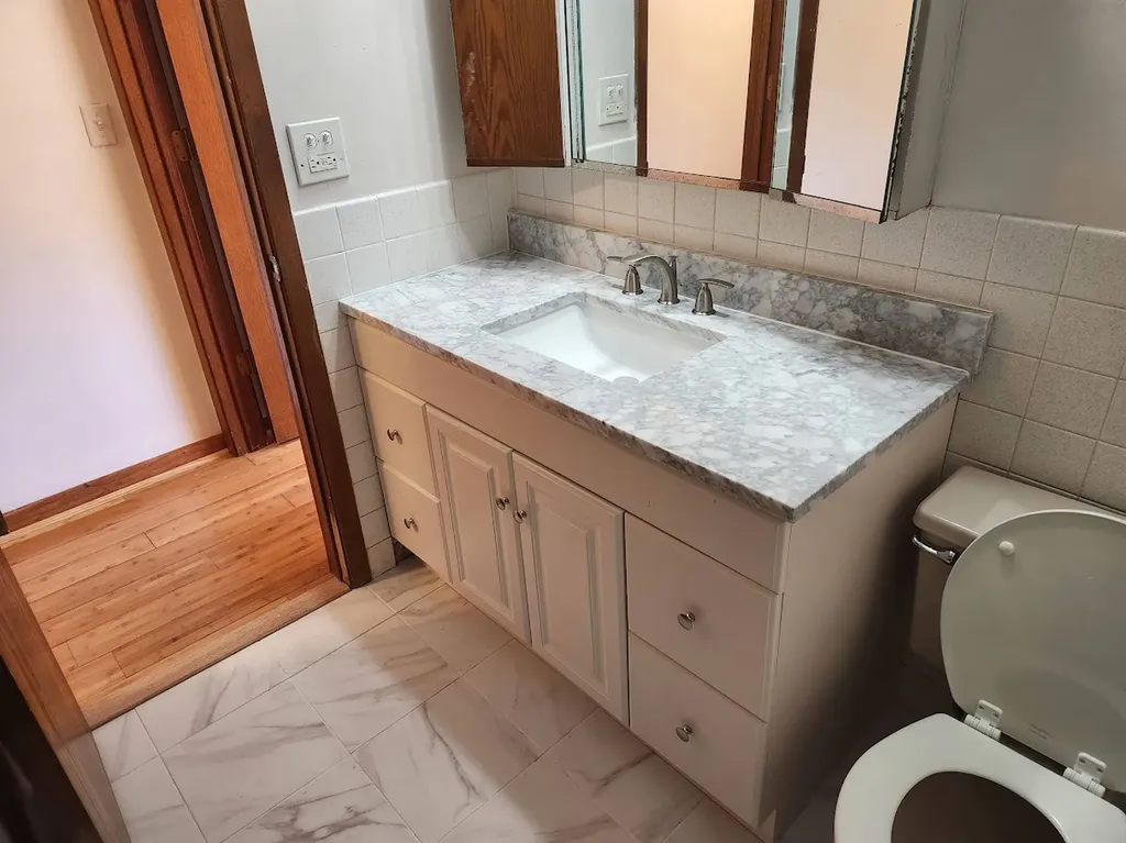 5819 West Higgins Avenue Chicago IL 60630