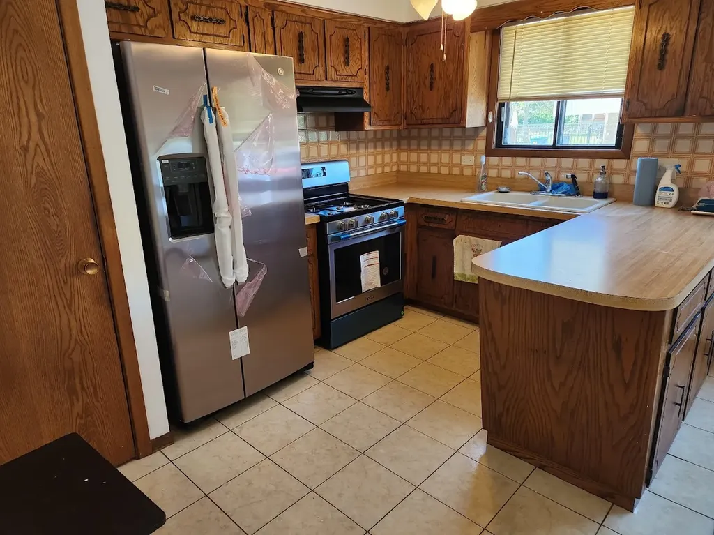 5819 West Higgins Avenue Chicago IL 60630