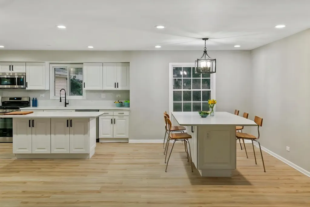 1554 Chickasaw Drive Naperville IL 60563