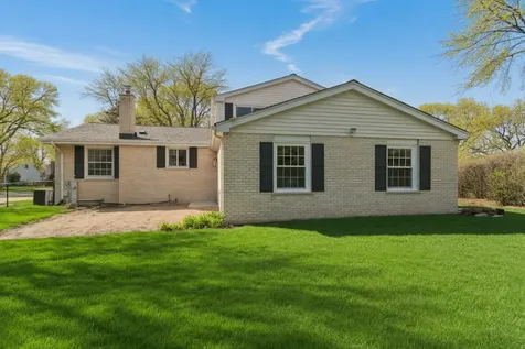 1554 Chickasaw Drive Naperville IL 60563