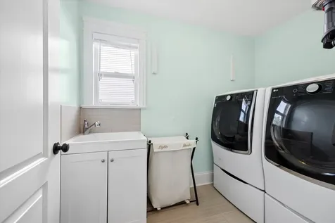 131 Wedgeport Circle Romeoville IL 60446