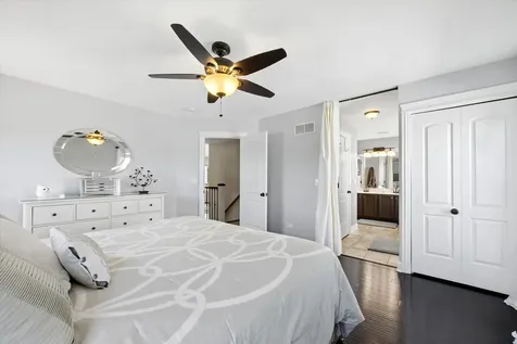131 Wedgeport Circle Romeoville IL 60446