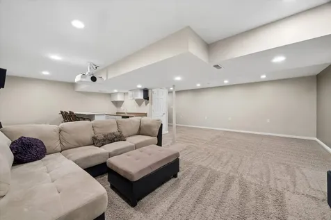 131 Wedgeport Circle Romeoville IL 60446