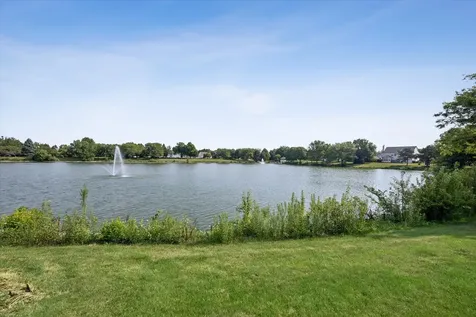 131 Wedgeport Circle Romeoville IL 60446