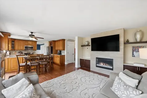 131 Wedgeport Circle Romeoville IL 60446