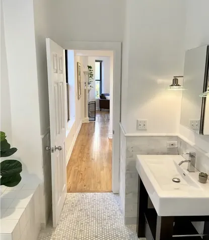 2544 North Burling Street Chicago IL 60614