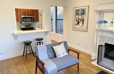 2544 North Burling Street Chicago IL 60614