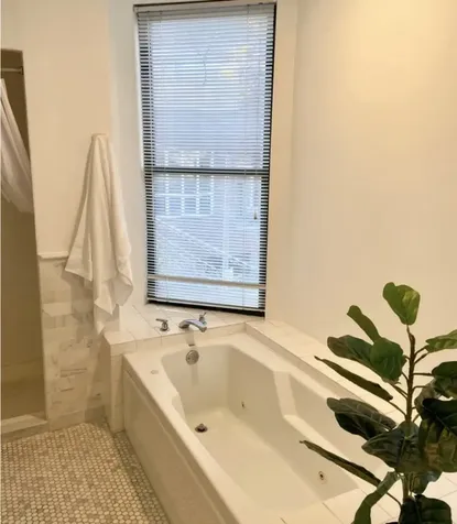2544 North Burling Street Chicago IL 60614