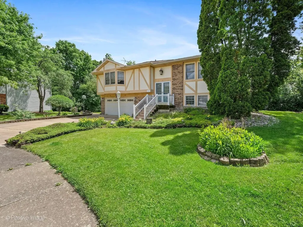 305 Sulgrave Court Bolingbrook IL 60440