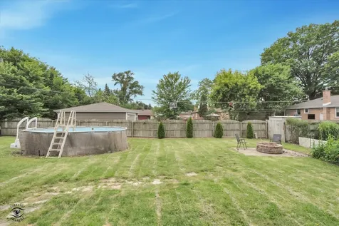6439 West 112th Street Worth IL 60482
