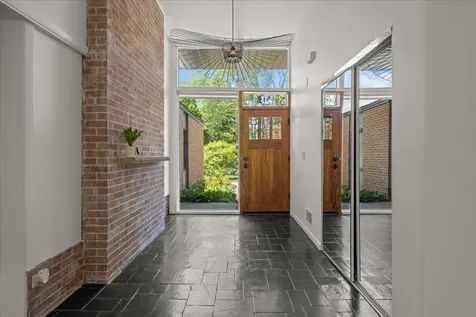 319 Hastings Avenue Highland Park IL 60035