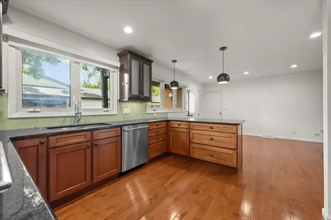 319 Hastings Avenue Highland Park IL 60035