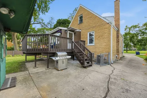 1610 Stockton Avenue Des Plaines IL 60018
