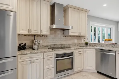 1610 Stockton Avenue Des Plaines IL 60018