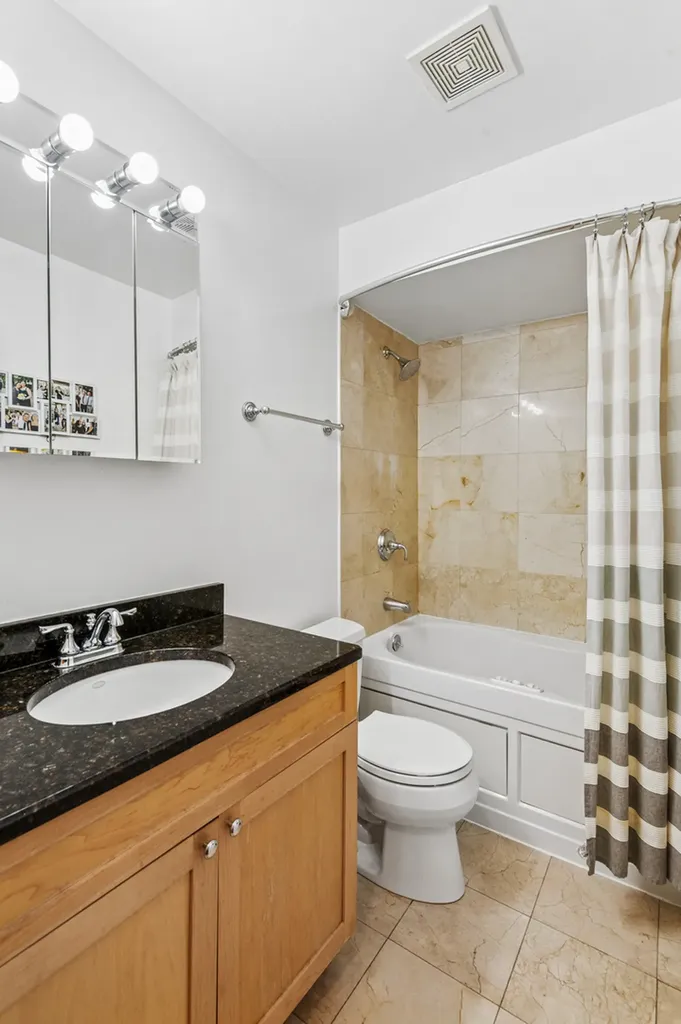 6400 North Sacramento Avenue Chicago IL 60645