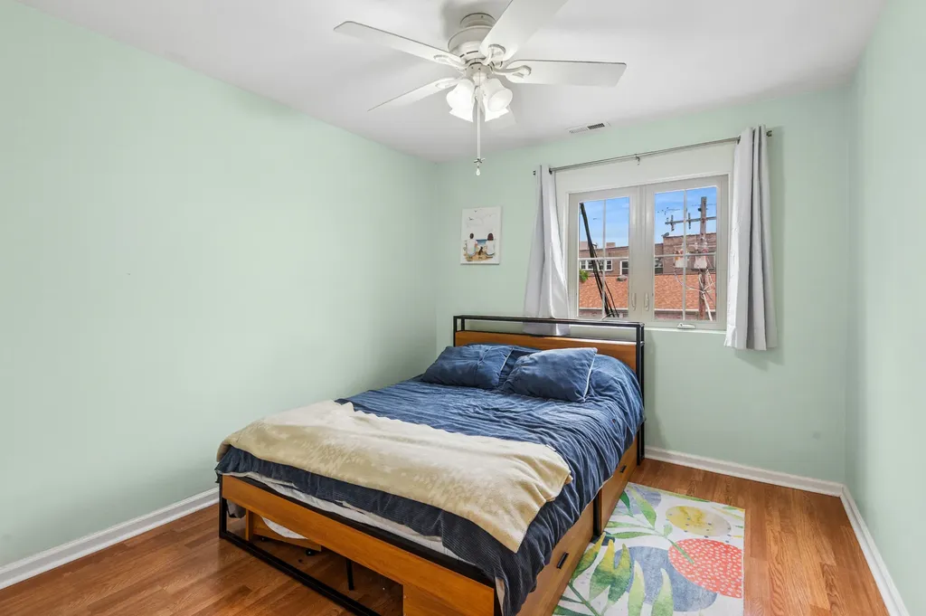 6400 North Sacramento Avenue Chicago IL 60645