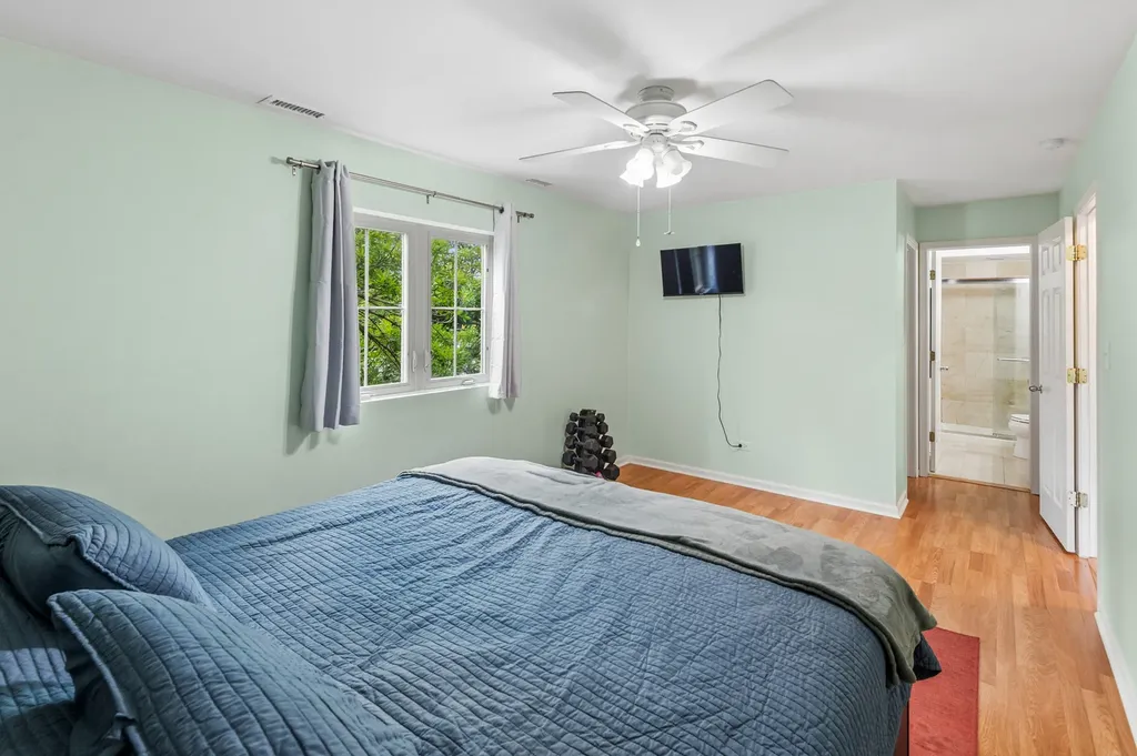 6400 North Sacramento Avenue Chicago IL 60645