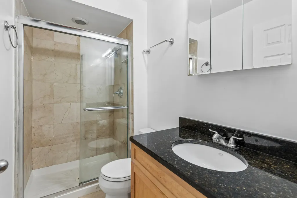 6400 North Sacramento Avenue Chicago IL 60645