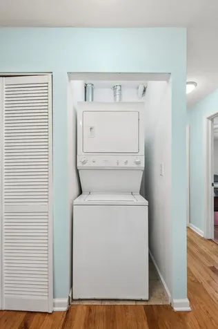 6400 North Sacramento Avenue Chicago IL 60645