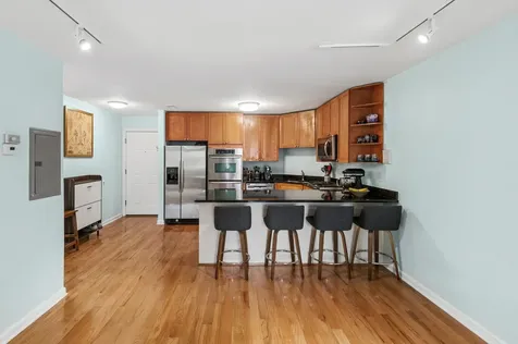 6400 North Sacramento Avenue Chicago IL 60645