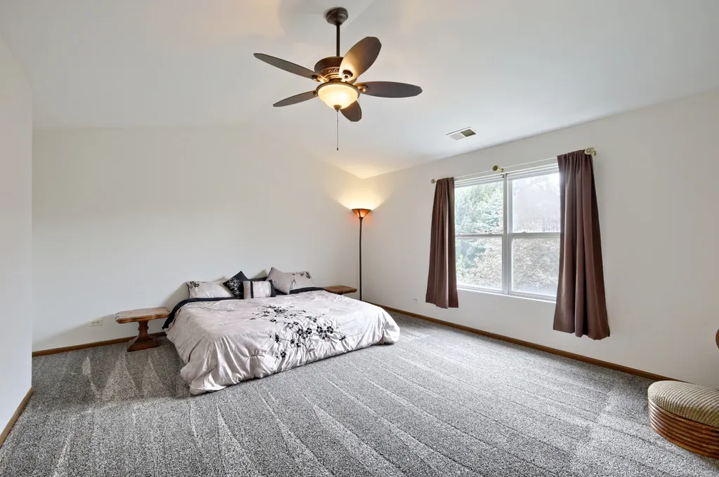 12440 South Bobwhite Lane Plainfield IL 60585