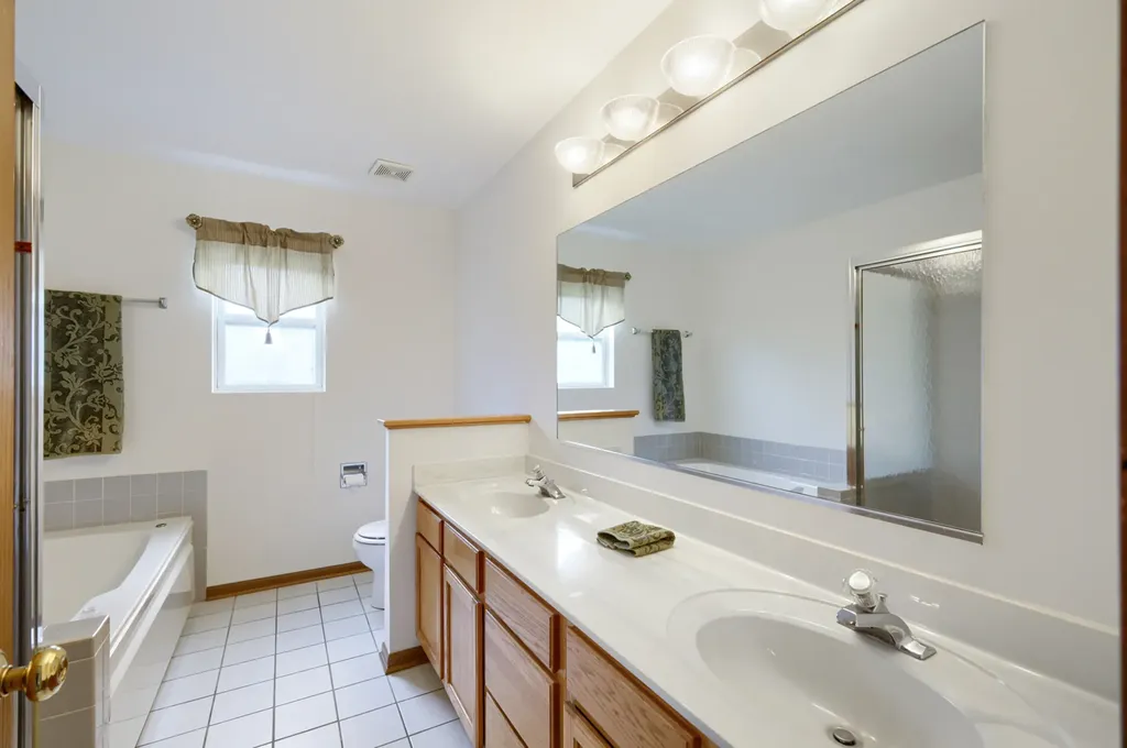 12440 South Bobwhite Lane Plainfield IL 60585