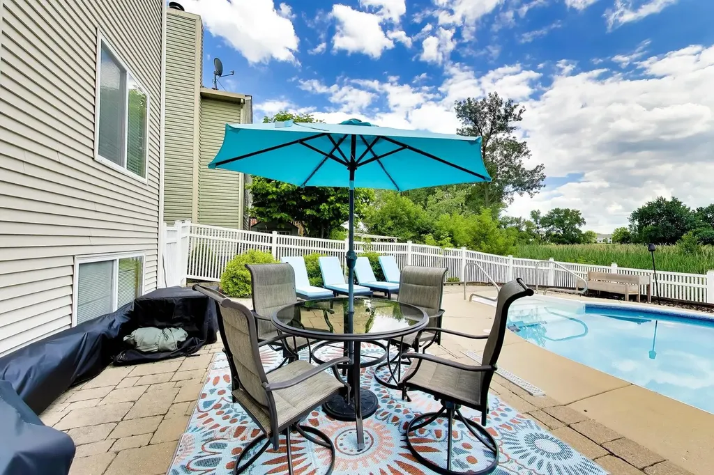 4840 Bordeaux Drive Lake In The Hills IL 60156