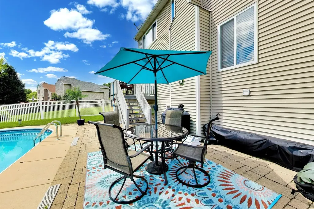 4840 Bordeaux Drive Lake In The Hills IL 60156