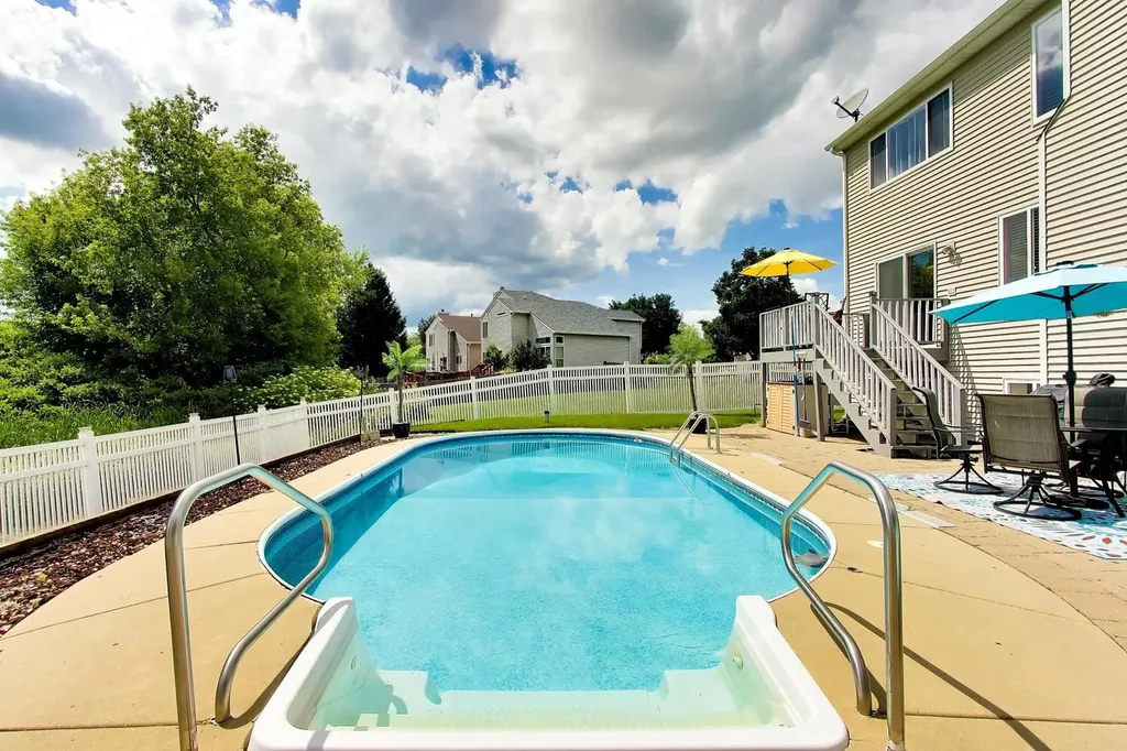 4840 Bordeaux Drive Lake In The Hills IL 60156