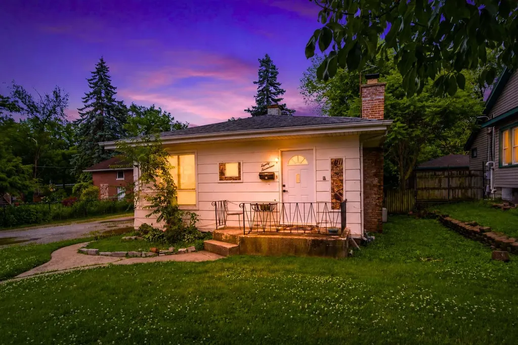 2017 Grove Street Blue Island IL 60406