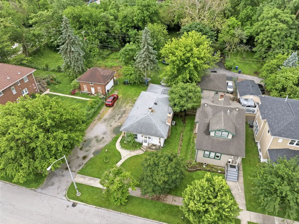 2017 Grove Street Blue Island IL 60406