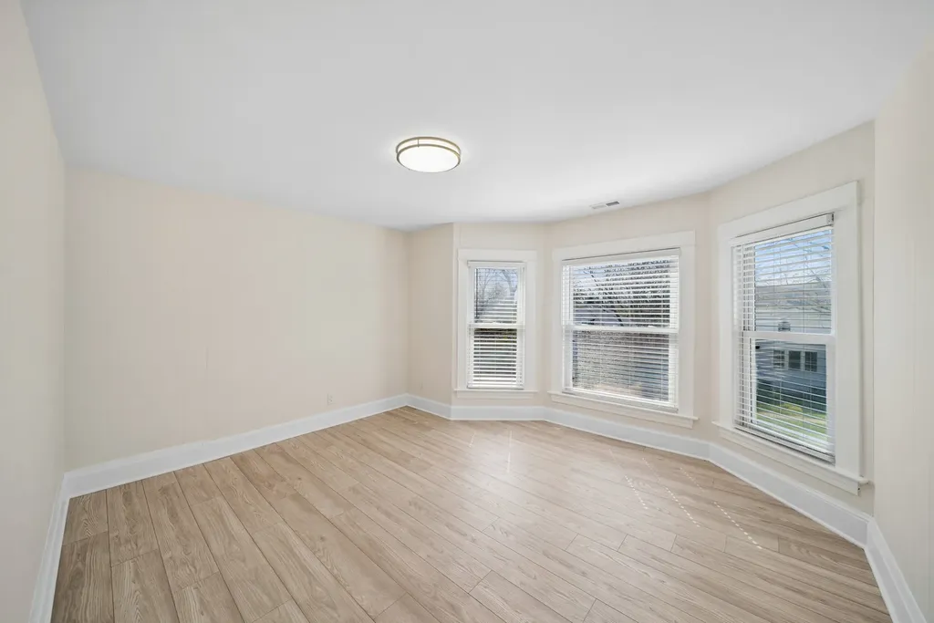 323 South Hale Street Wheaton IL 60187