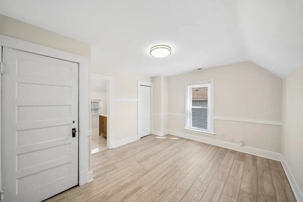 323 South Hale Street Wheaton IL 60187