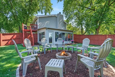 802 Prairie Avenue Bartlett IL 60103
