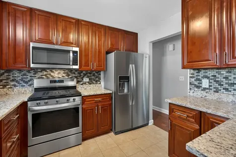 802 Prairie Avenue Bartlett IL 60103