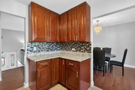802 Prairie Avenue Bartlett IL 60103